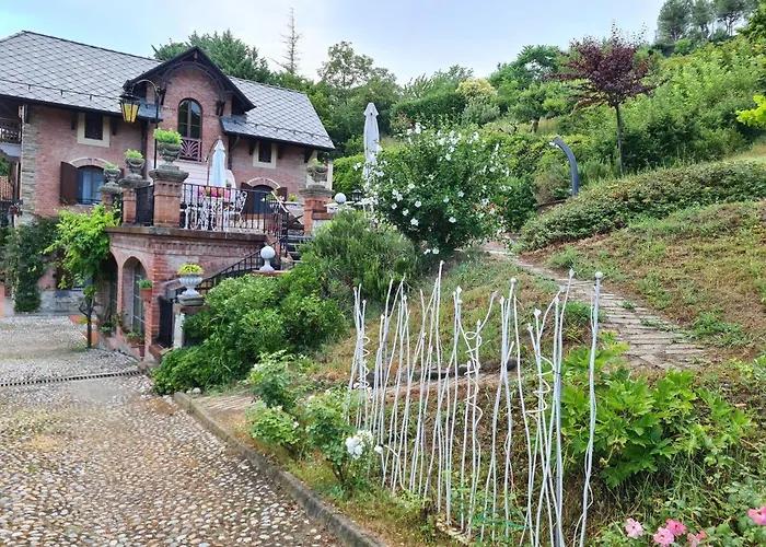 Villa La Favorita Alba 